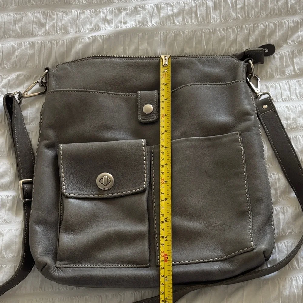 Roots Gray Crossbody Bag with Front Pockets - Picture 9 of 11